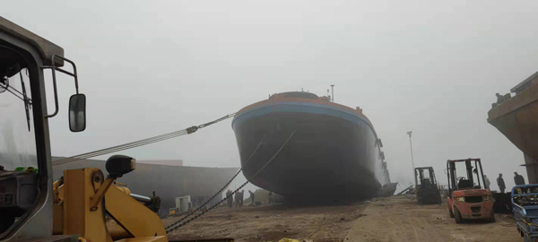 恭喜李老板船只下河，船號(hào)（四航258）